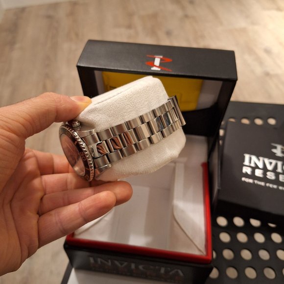 Invicta reserve quartz chronograph watch - Picture 7 of 11